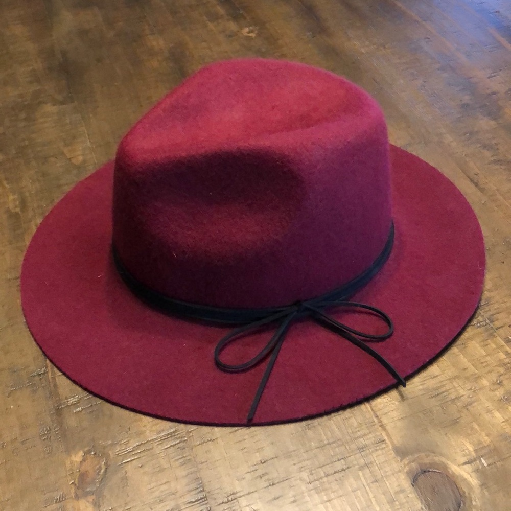 Quagga Green Women’s Maroon Felt Fedora Hat NWOT